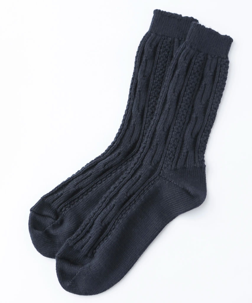 100% cotton socks with knit pattern in black
