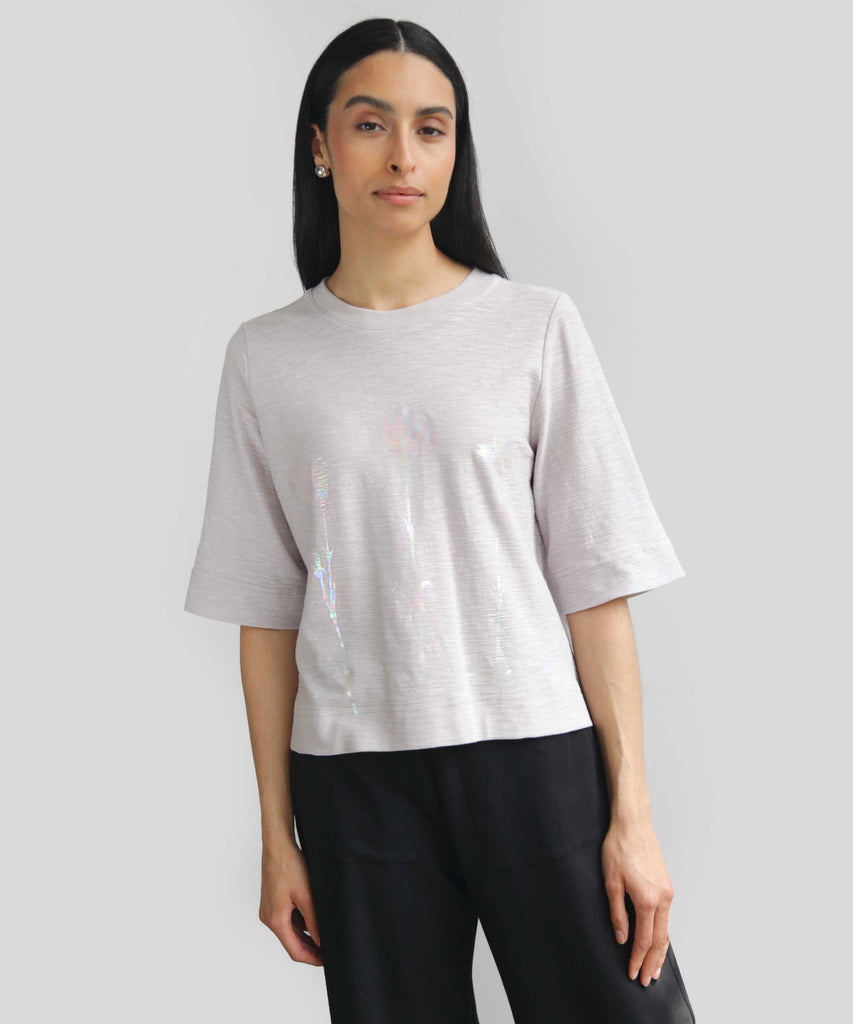 Cool off-white drapey tee iridescent carnations