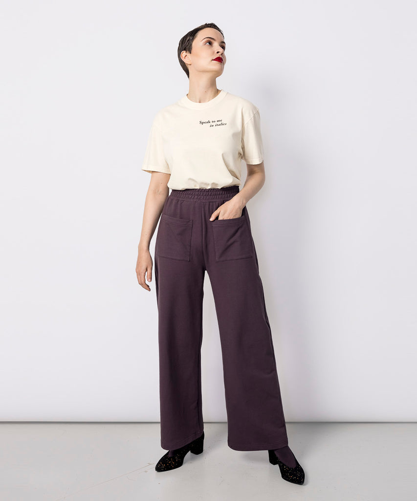 oversized cropped cotton tee italics graphic