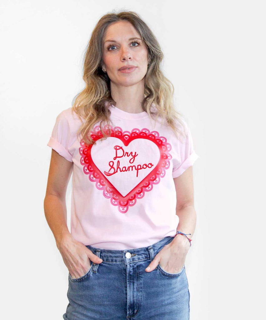 Unisex t-shirt dry shampoo heart print pink