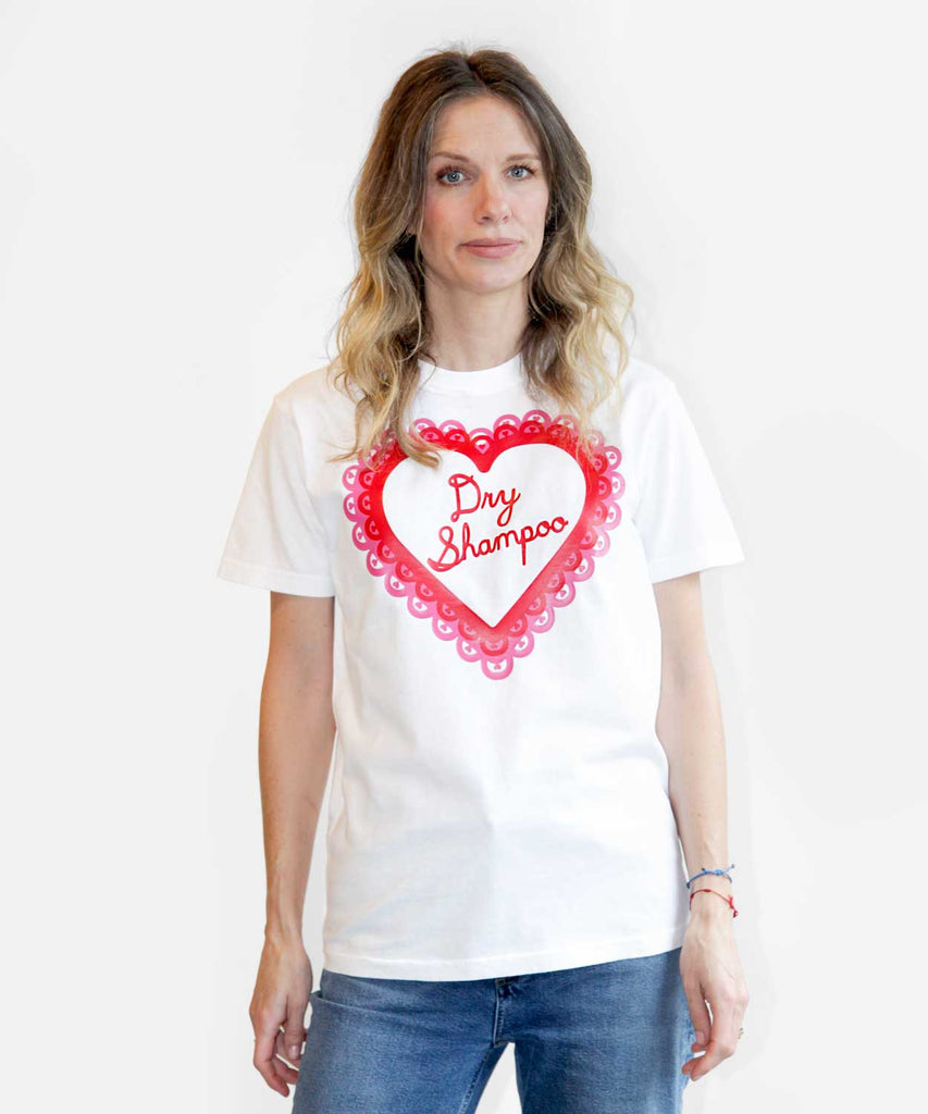 Unisex t-shirt dry shampoo heart print white