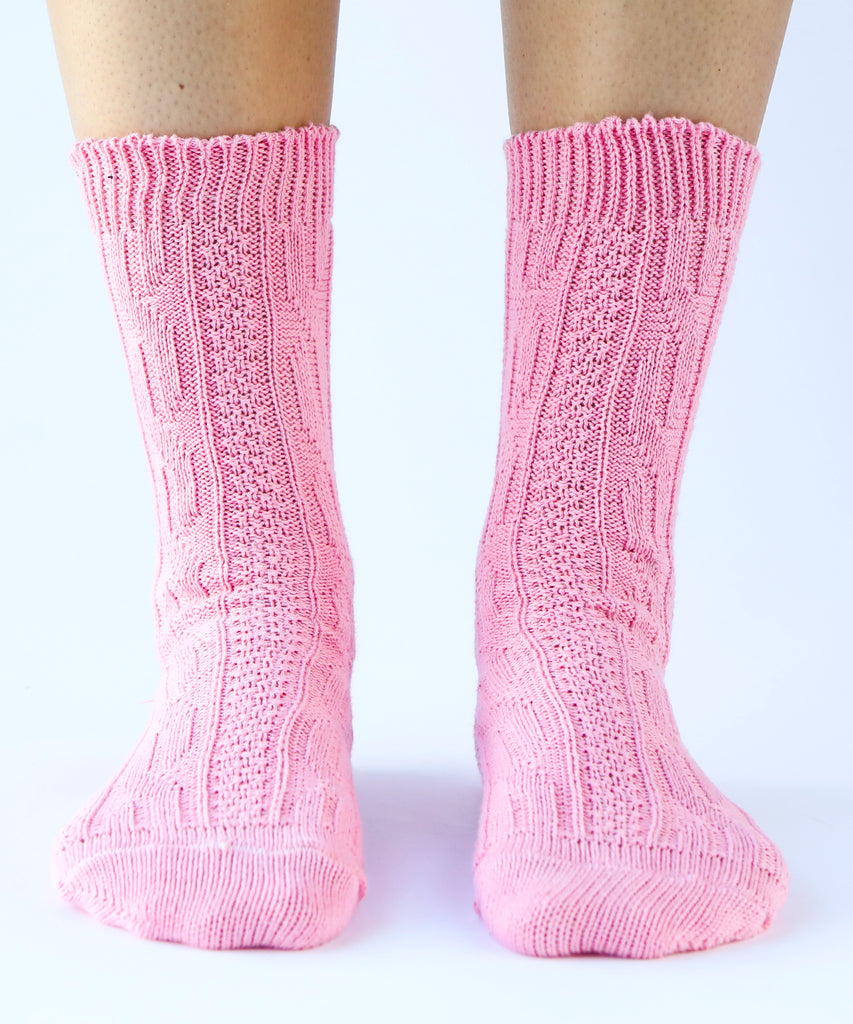 100% cotton socks with knit pattern in pink