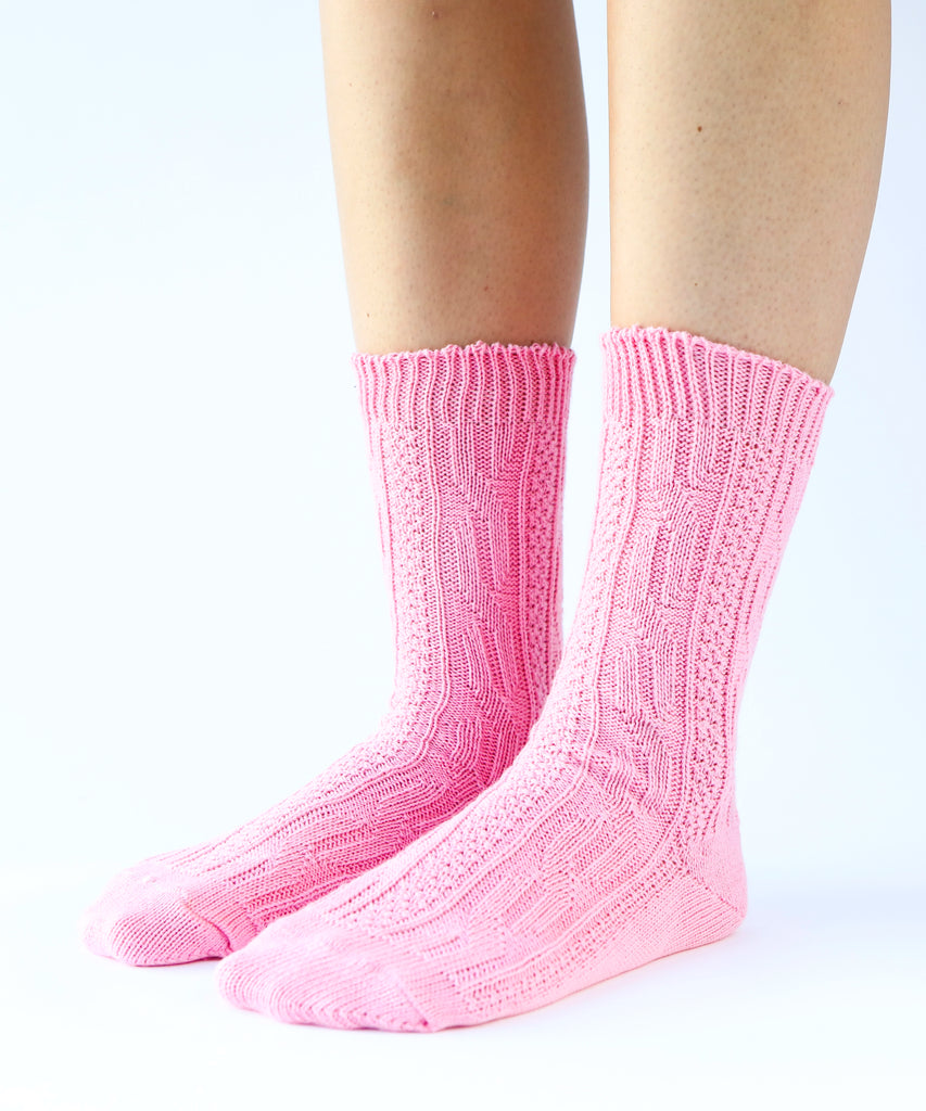100% cotton socks with knit pattern in pink