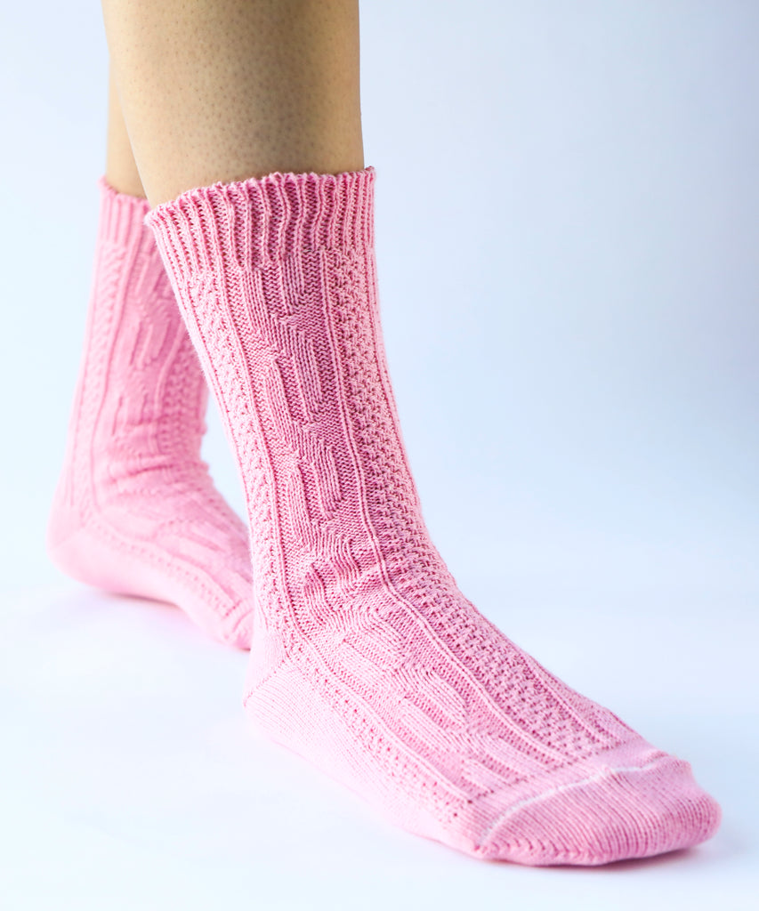 100% cotton socks with knit pattern in pink