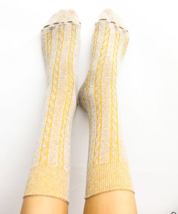 Cotton dress socks with cable design in grey and orange