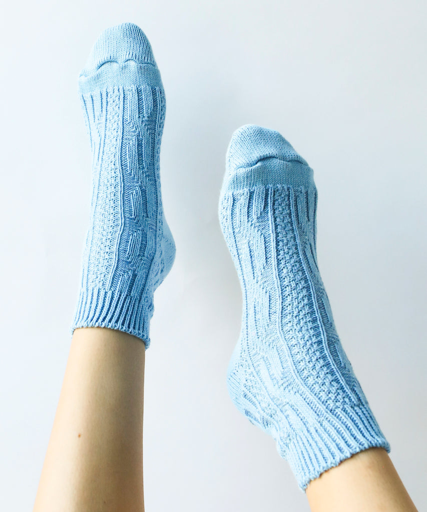 100% cotton ankle socks with knit pattern in light blue