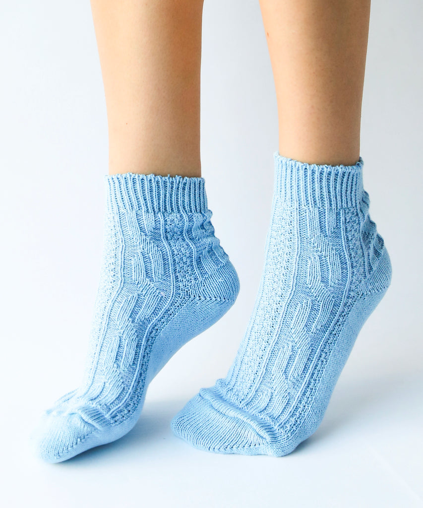 100% cotton ankle socks with knit pattern in light blue