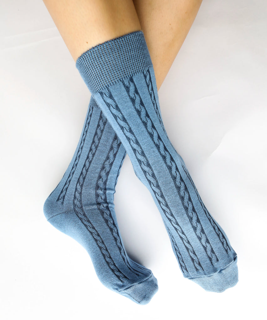 Cotton dress socks with cable design in light blue and navy blue