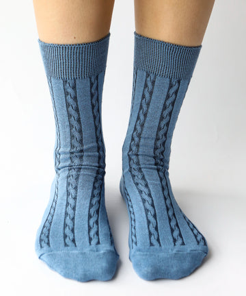 Cotton dress socks with cable design in light blue and navy blue