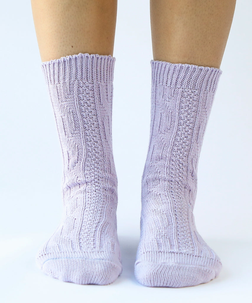 100% cotton socks with knit pattern in light purple