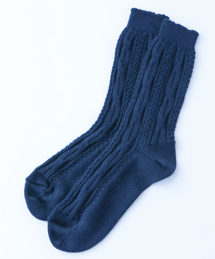 100% cotton socks with knit pattern in navy blue