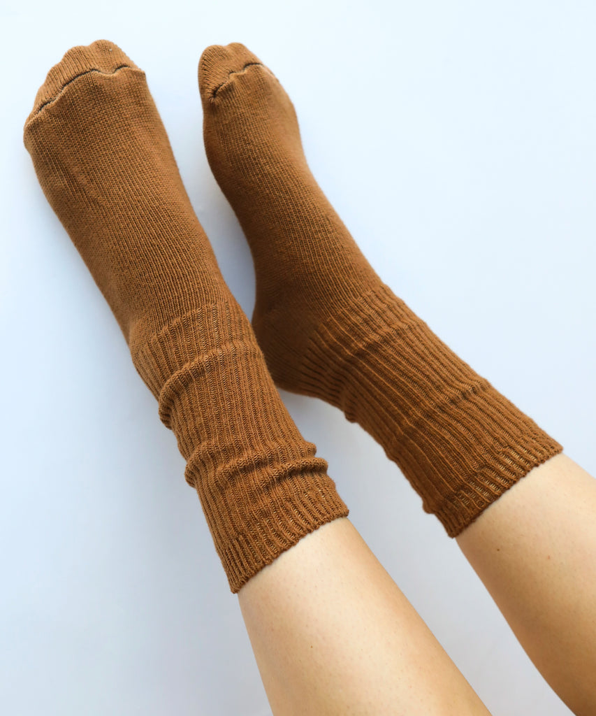 a pair of cotton socks in tobacco brown