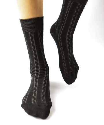 Cotton dress socks with cable design in black and grey