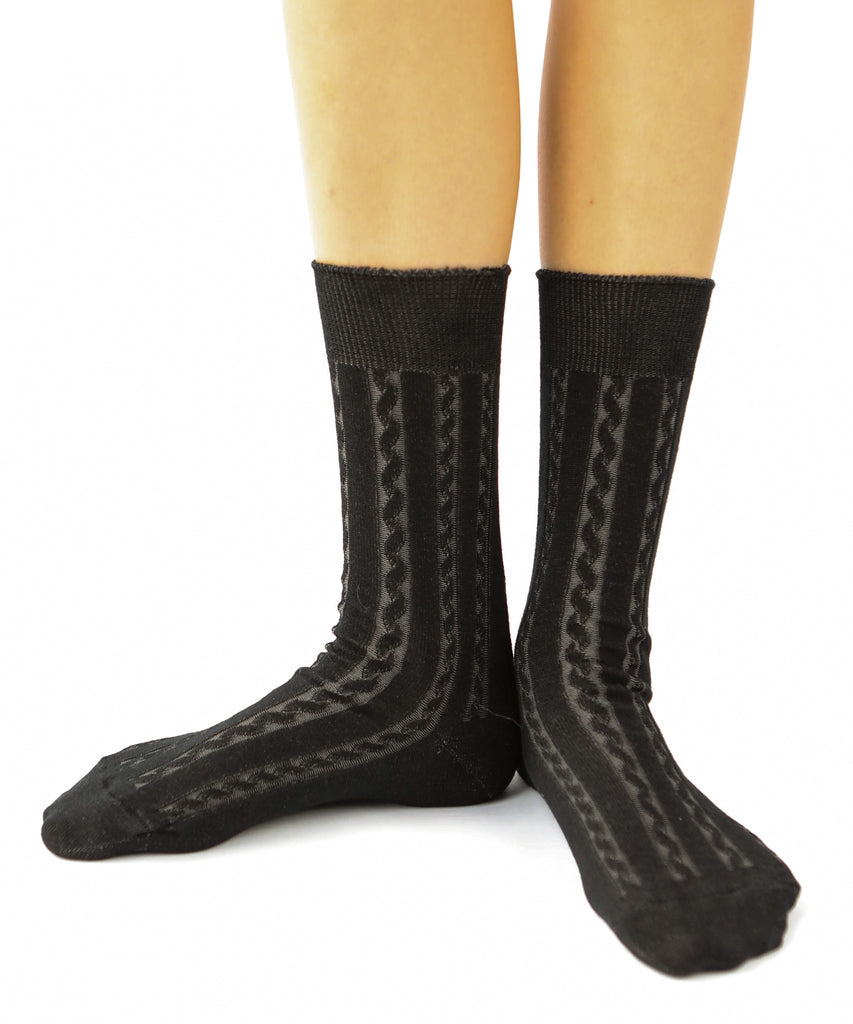 Cotton dress socks with cable design in black and grey