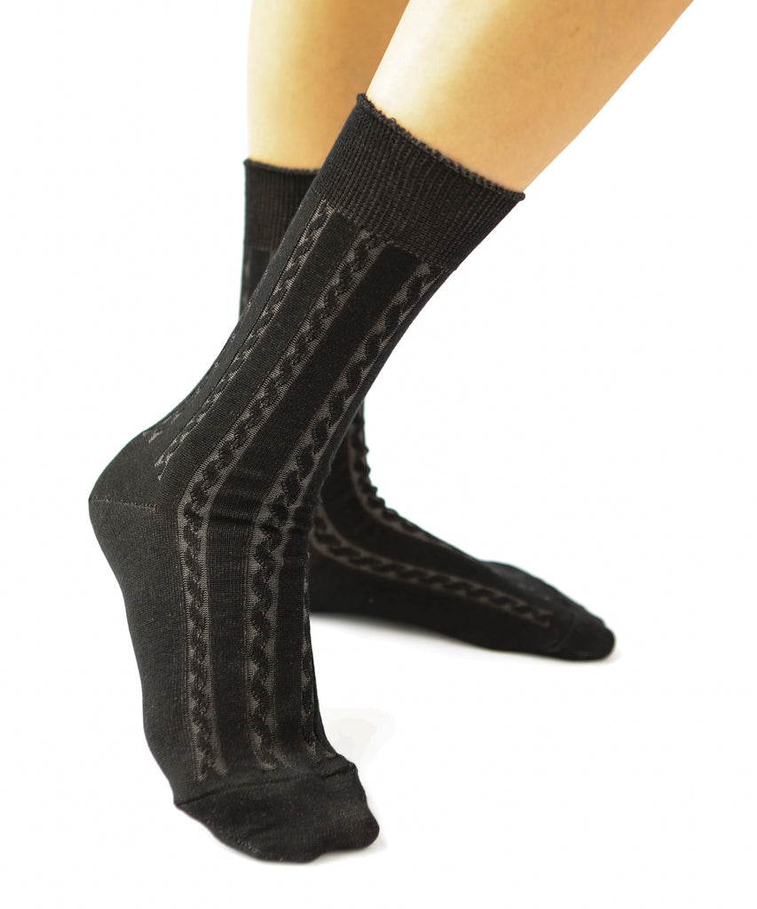 Cotton dress socks with cable design in black and grey