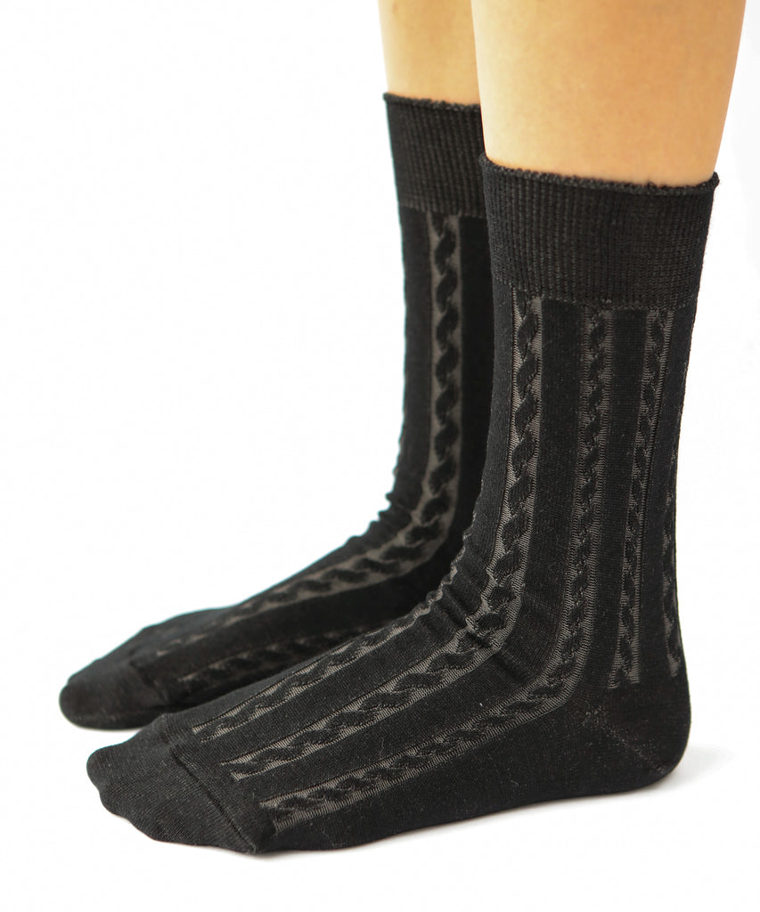 Cotton dress socks with cable design in black and grey