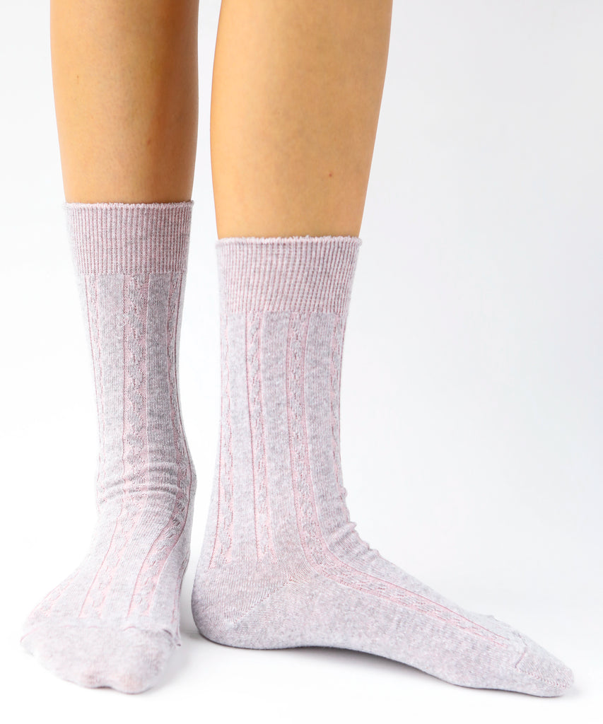 Cotton dress socks with cable design in pink and grey
